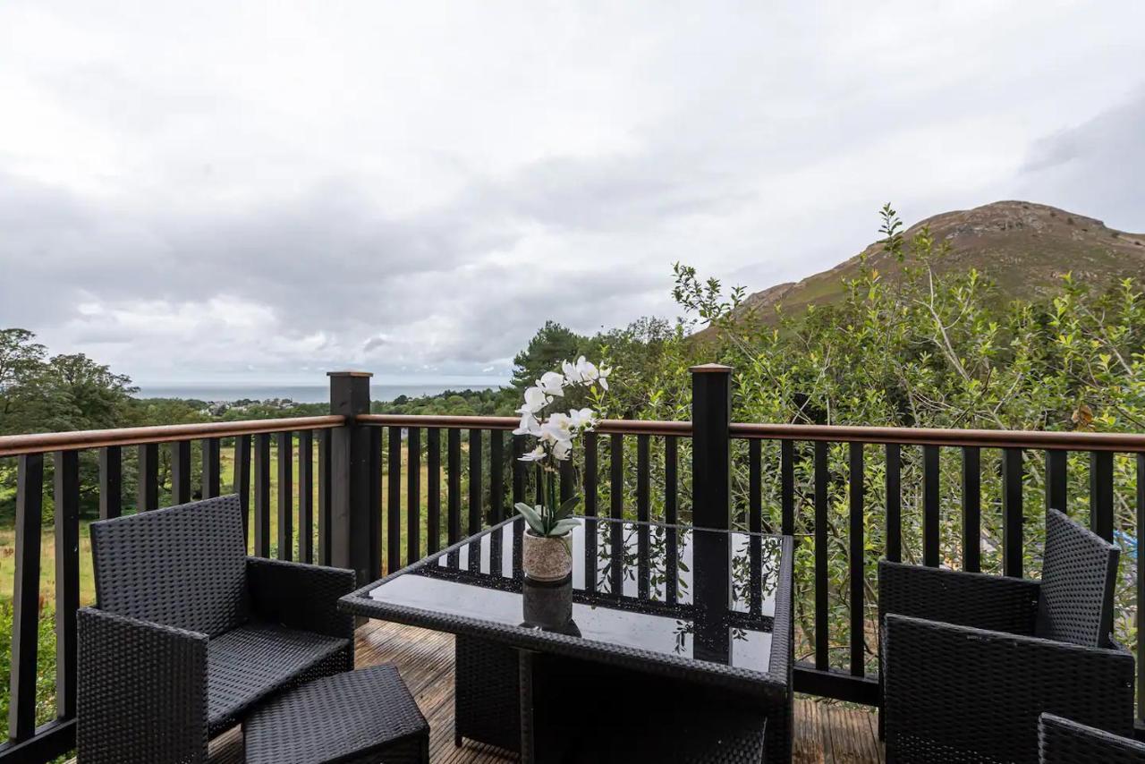 Converted Chapel, Stunning Sea & Mountain Views! Penmaen-mawr Buitenkant foto