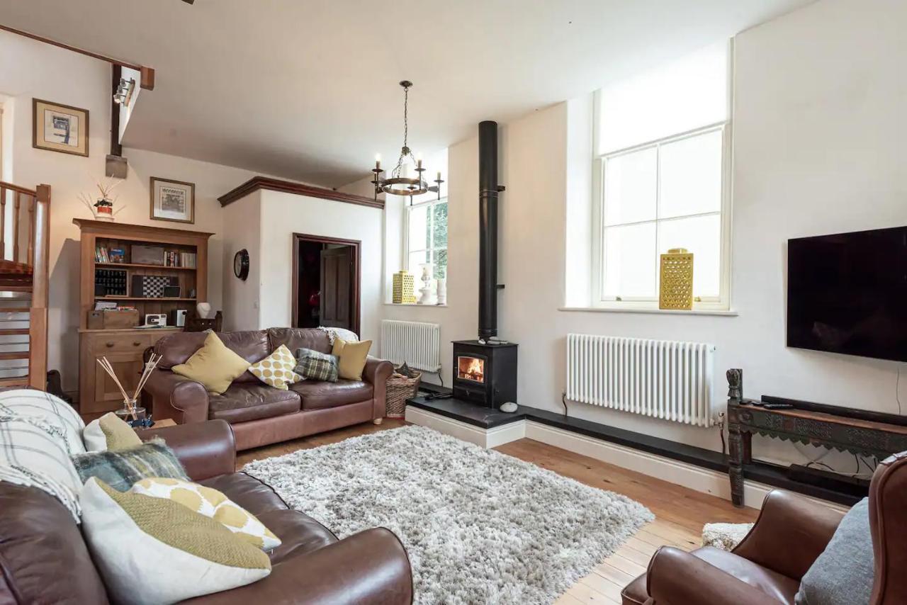Converted Chapel, Stunning Sea & Mountain Views! Penmaen-mawr Buitenkant foto